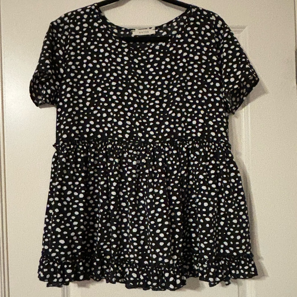 Black & White Polka dot top- so cute!